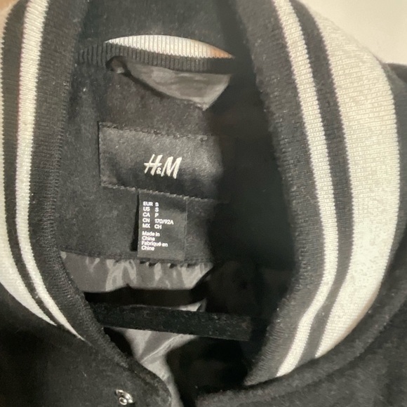 H&M Women’s wool blend Black Varsity Jacket size Small - Picture 2 of 6
